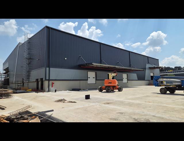 3,651M² WAREHOUSE TO LET IN JET PARK